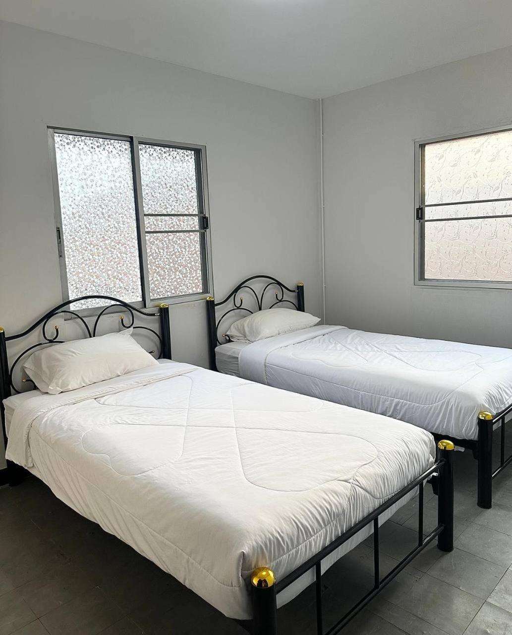 Adora Hostel Chiang Mai Dış mekan fotoğraf