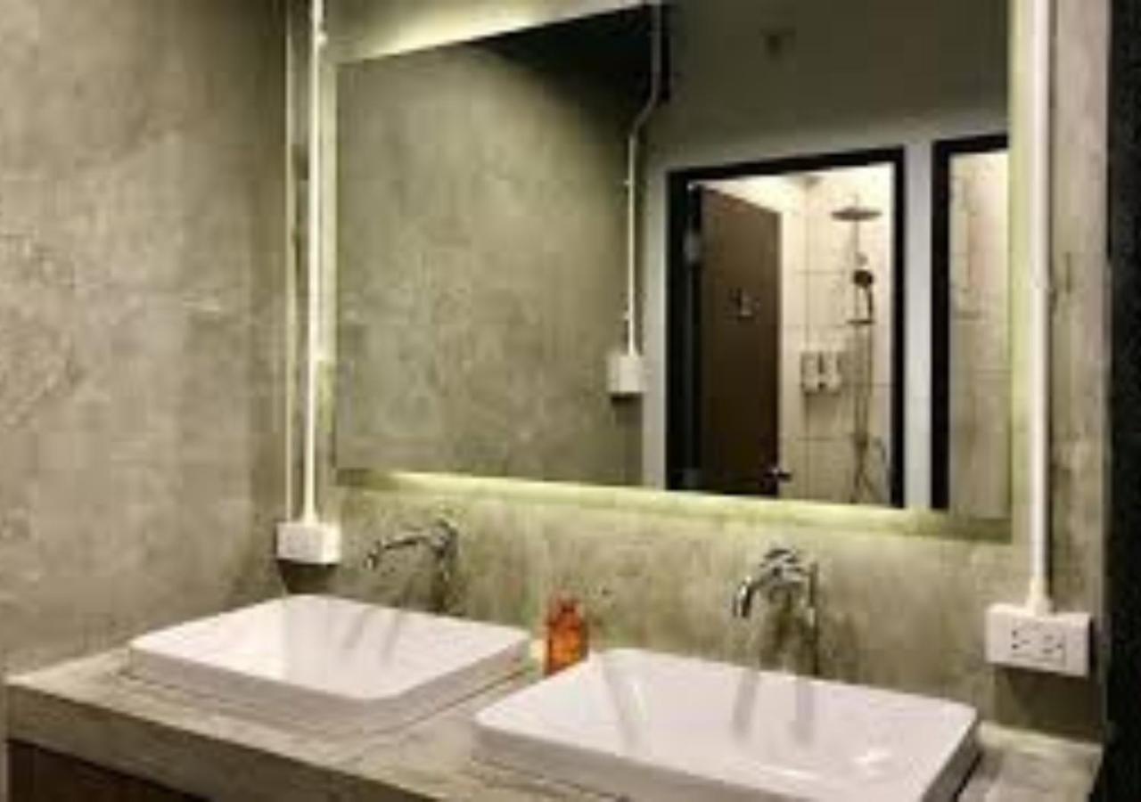 Adora Hostel Chiang Mai Dış mekan fotoğraf