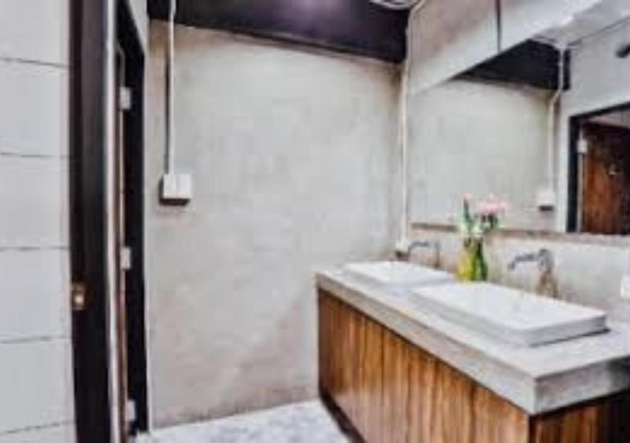 Adora Hostel Chiang Mai Dış mekan fotoğraf
