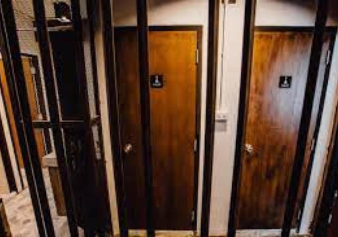 Adora Hostel Chiang Mai Dış mekan fotoğraf