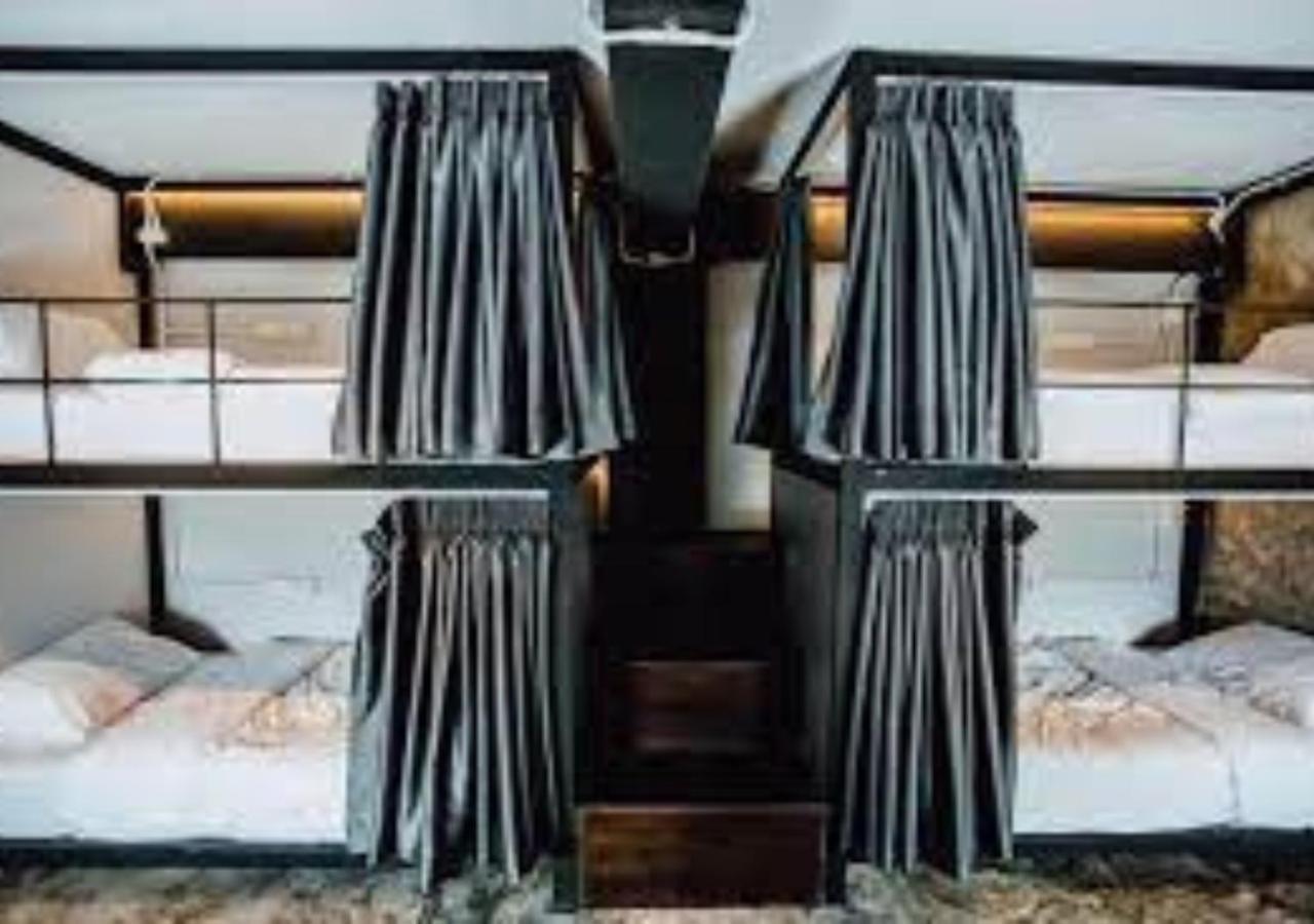 Adora Hostel Chiang Mai Dış mekan fotoğraf
